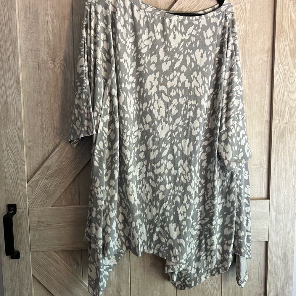 Flowy Cheetah Top